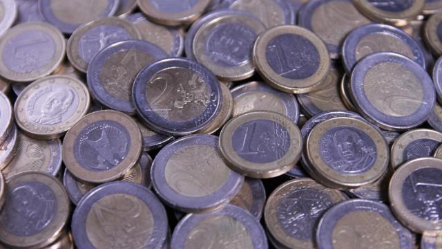 Imagen de monedas de dos euros.