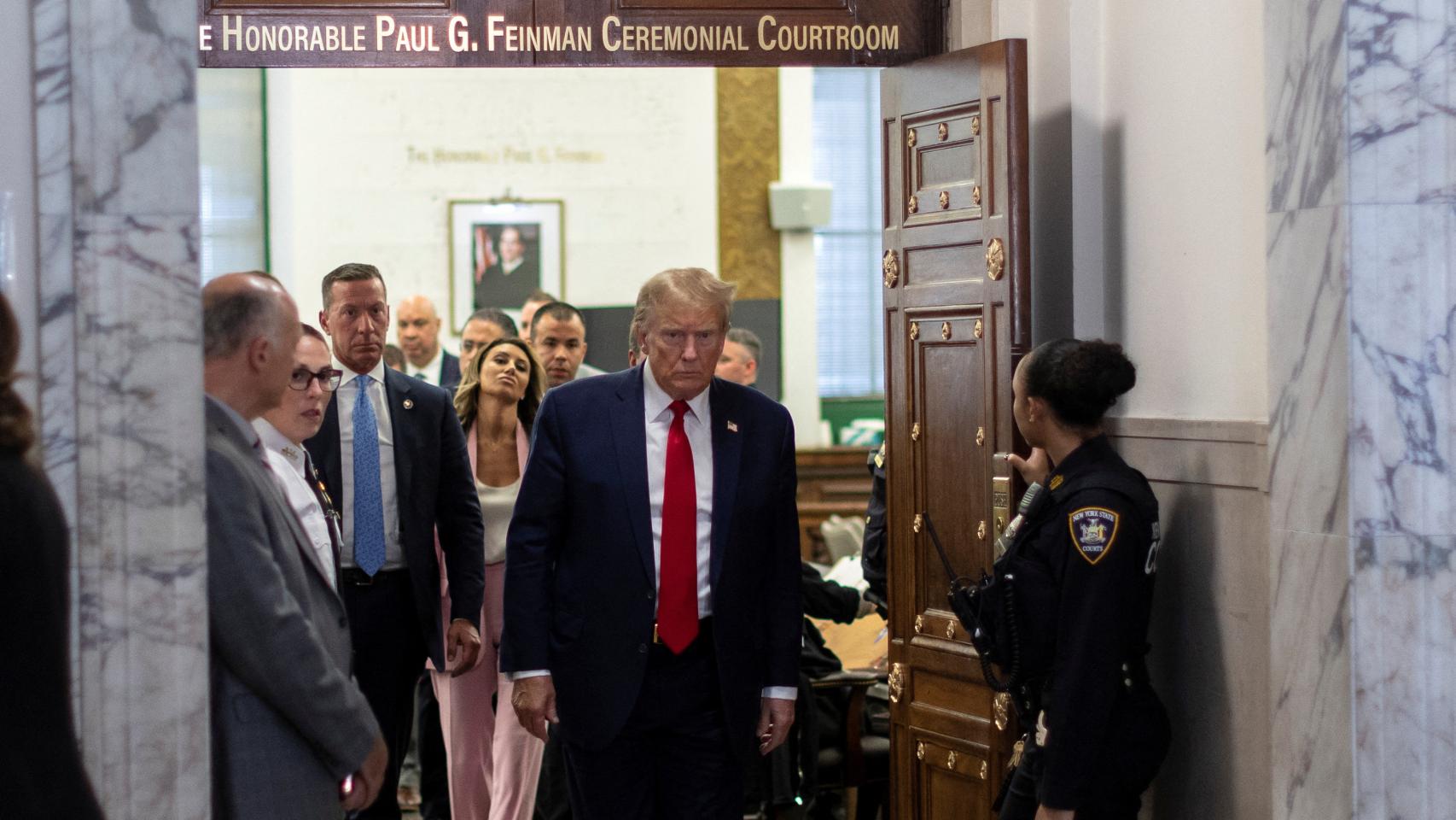 Donald Trump, a la salida de la corte