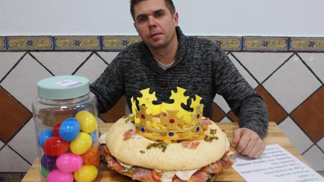 José Antonio Rivero, junto al serranito de Reyes