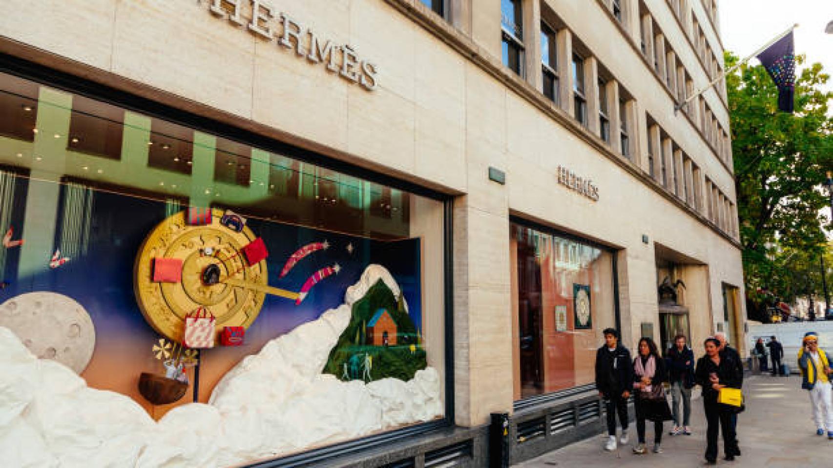 Escaparate de una tienda de la marca Hermês