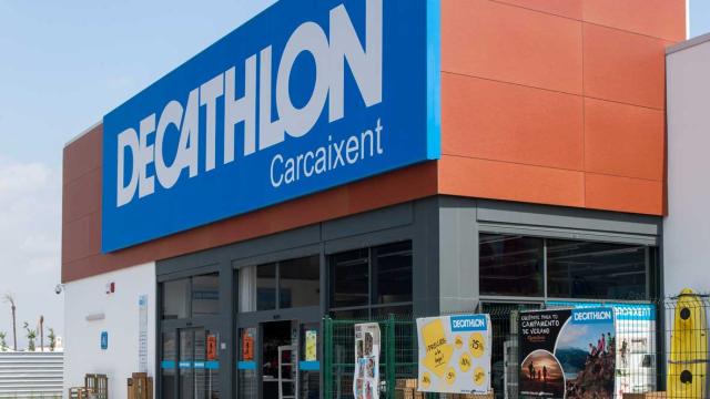 Fachada Decathlon.