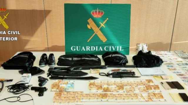 Material intervenido en los registros.