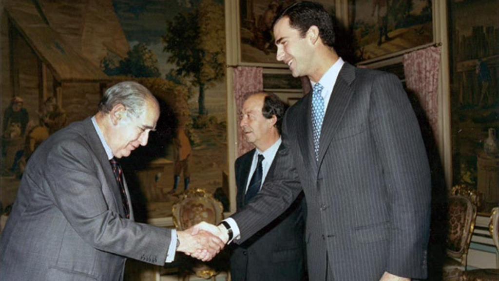 Fontán saluda al entonces príncipe Felipe de Borbón.
