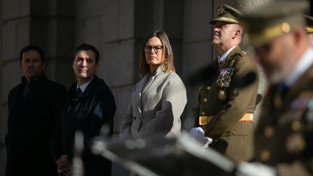 Carlos Velázquez, Francisco Tierraseca y Esther Padilla han copresidido el acto castrense.