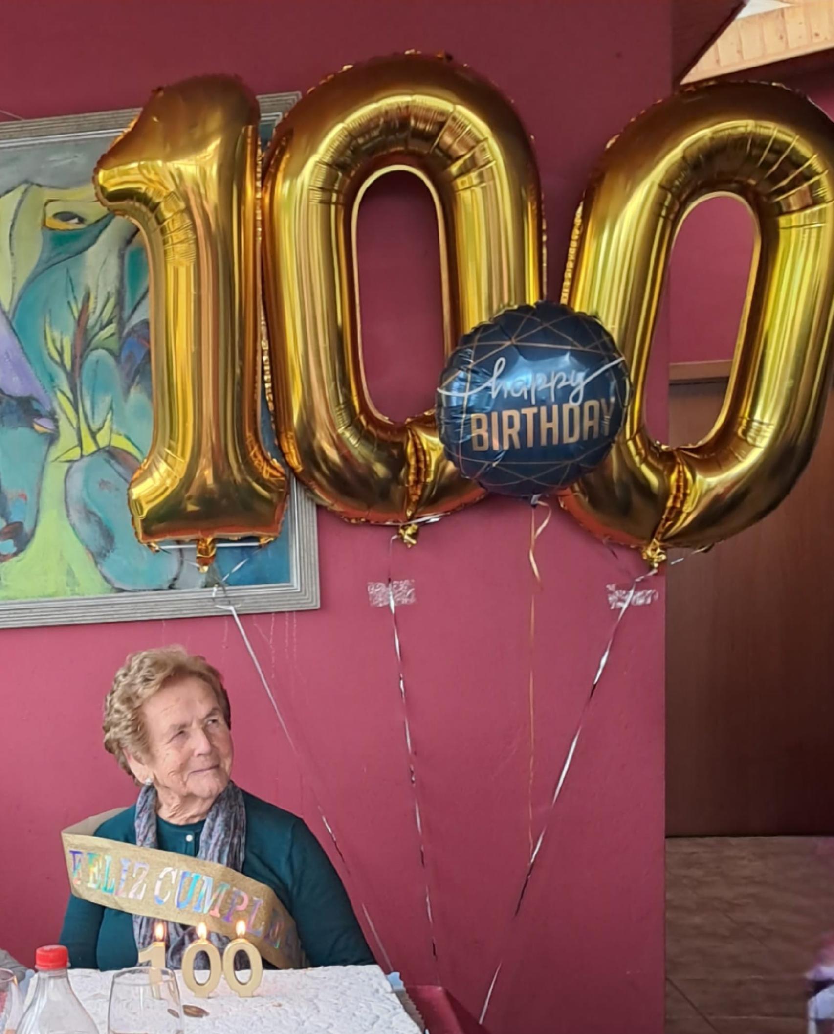 Josefa Barriba durante su 100 cumpleaños.