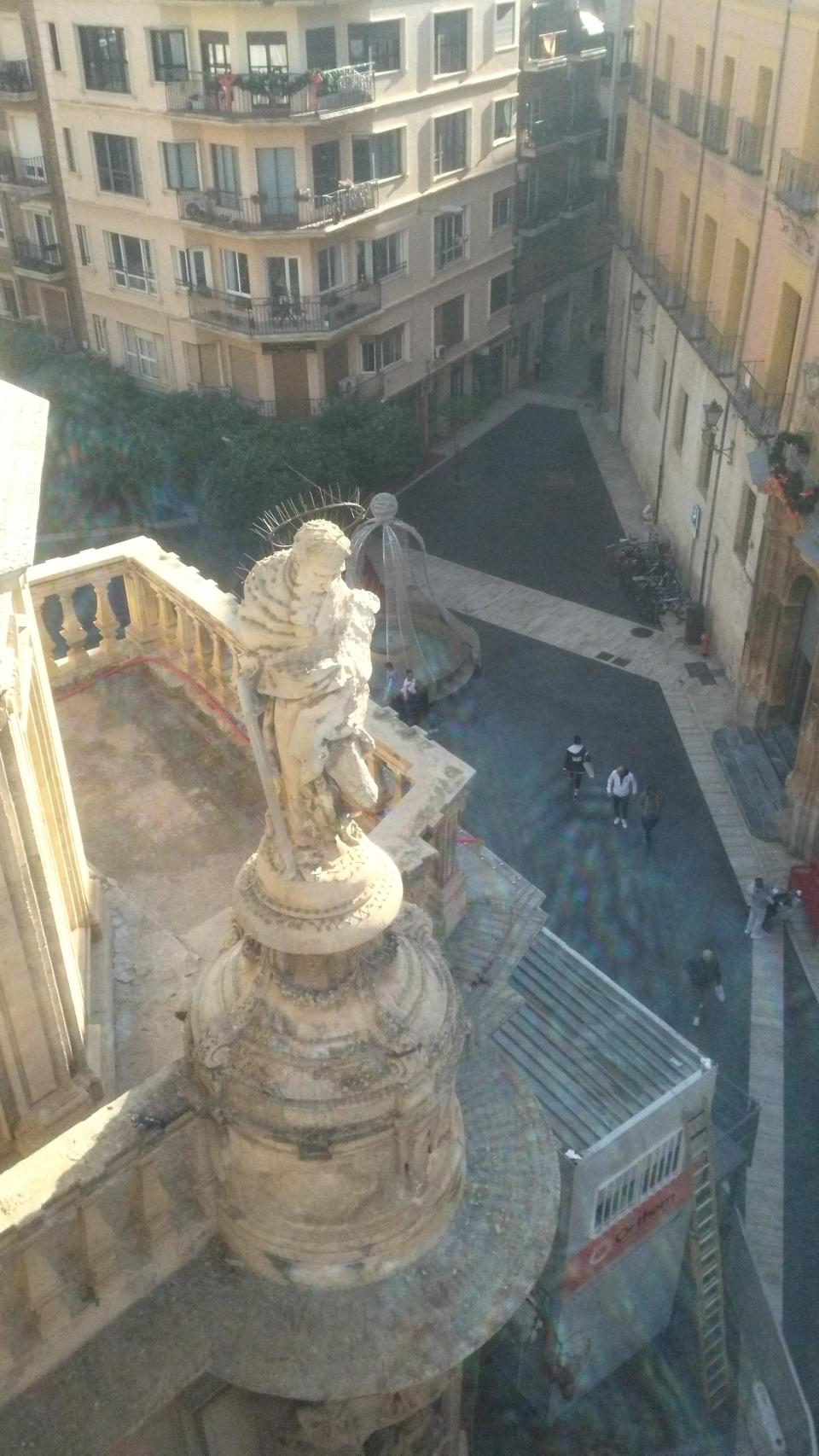 Una panorámica desde las alturas de la escultura de San Pablo.