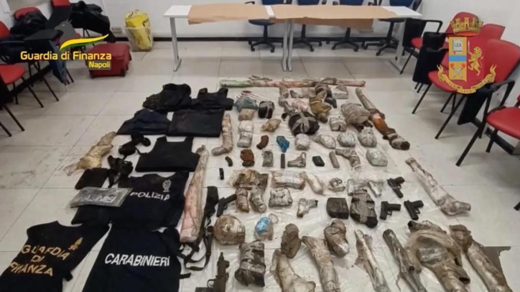 Arsenal encontrado este año en Giugliano perteneciente a los hombres de Raffaele Imperiale.
