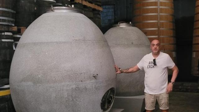 Martín Busto es director comercial de Ánforum, referencia mundial en crear barrica de piedra para almacenar vino.