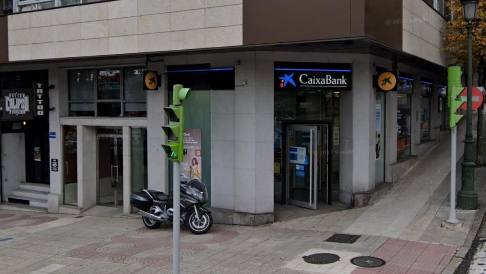 Sucursal de Caixabank en Gran Vía 78 que ha sufrido el atraco.