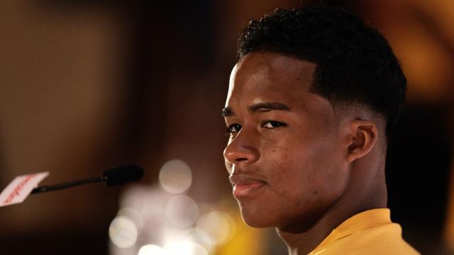 Endrick, durante una rueda de prensa