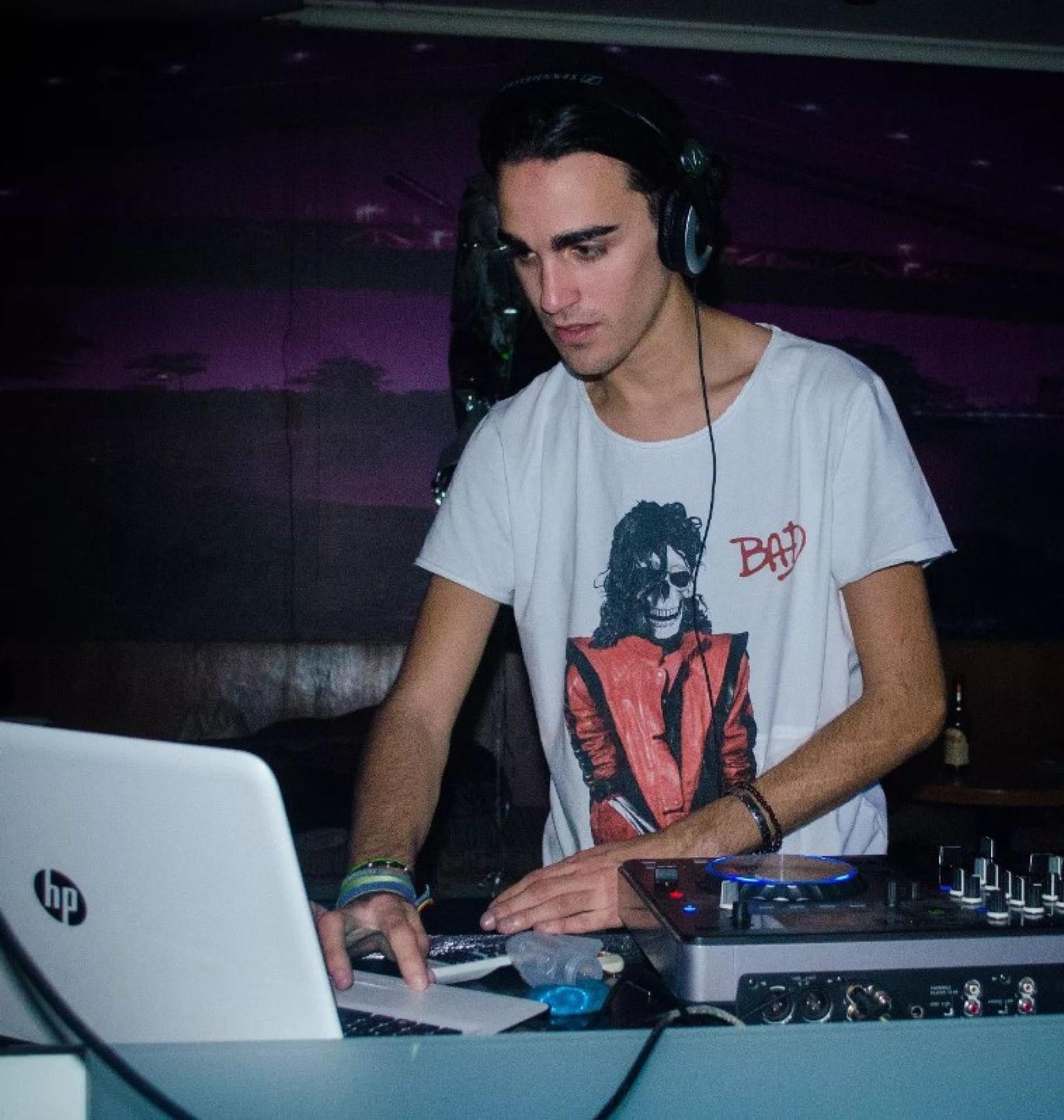Borjamina en una sesión de Dj.