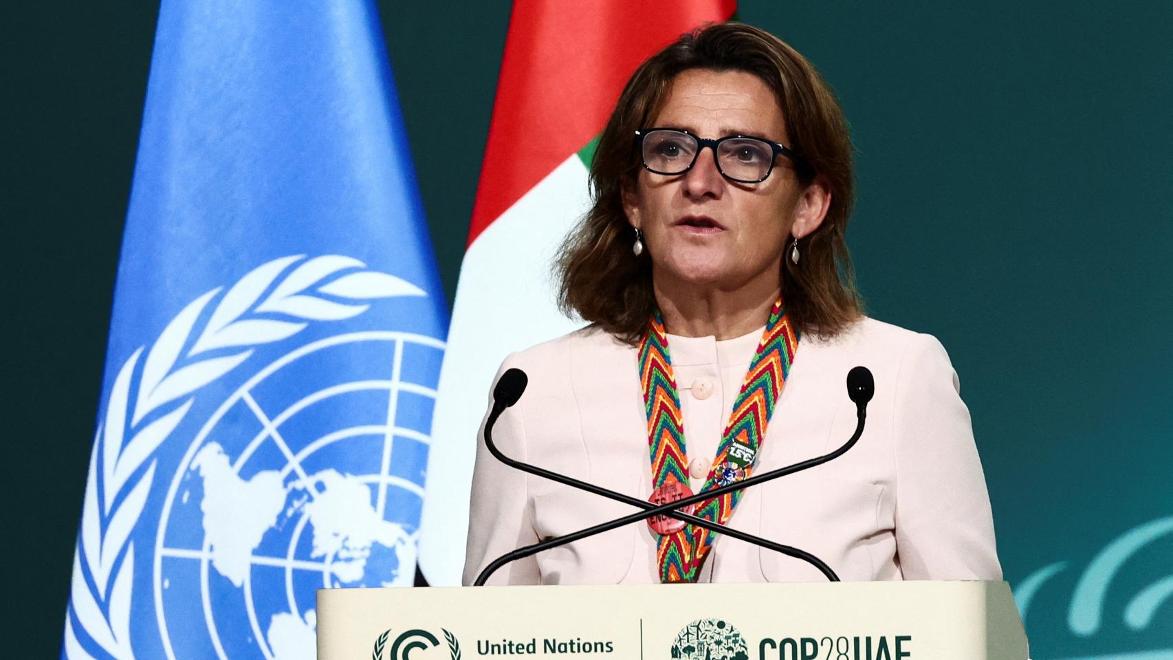 Teresa Ribera, durante su intervención en la sesión plenaria de la COP28, el 9 de diciembre de 2023.