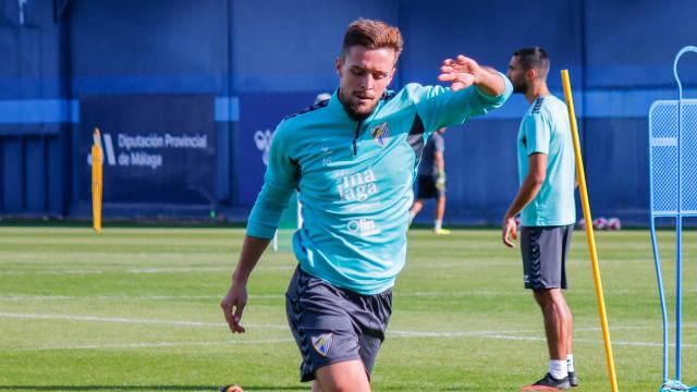 Genaro durante un entrenamiento con el Málaga CF