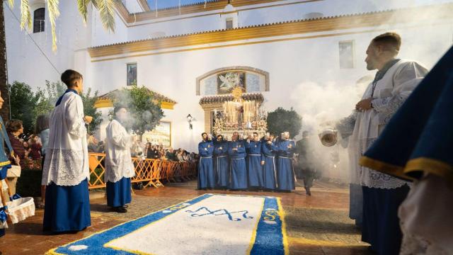 Salida procesional de la Virgen de la Amargura de Marbella.