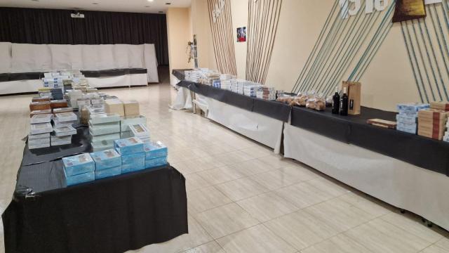 Las últimas unidades de dulces que se vendieron durante este sábado.