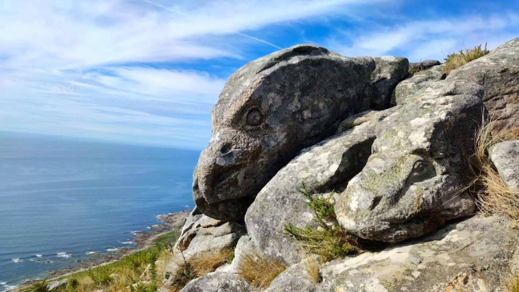 Escultura de un águila en el Monte Torroso