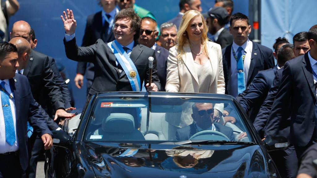 Paseo inaugural de Milei y Villarruel tras jurar su cargos