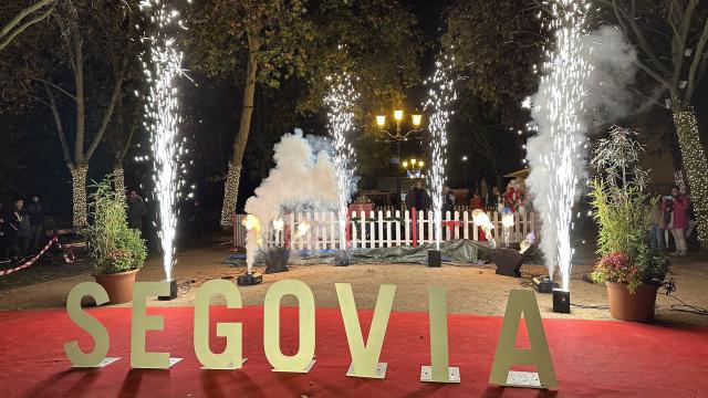 Adornos de Navidad en la ciudad de Segovia