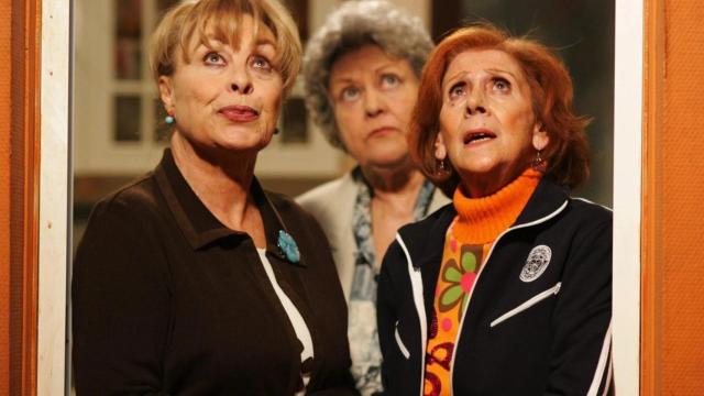 Gemma Cuervo, Emma Penella y Mariví Bilbao en 'Aquí no hay quien viva'.