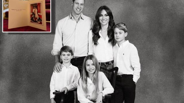 Montaje de EL ESPAÑOL de la felicitación navideña de los Reyes y los Príncipes de Gales junto a sus hijos.