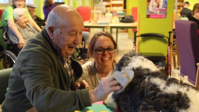 Febrero juega con los mayores.