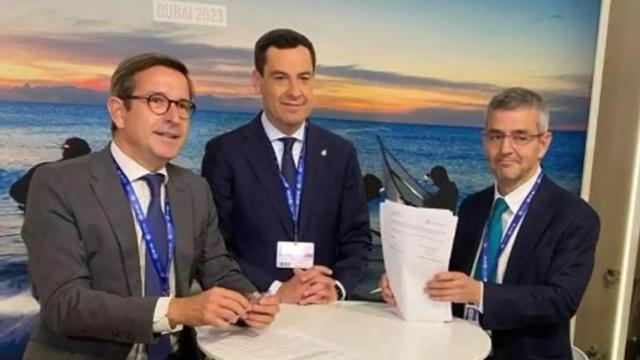 El presidente, en Dubái, con Paradela y Fernández-Pacheco
