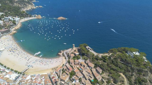Imagen de una playa de la Costa Brava
