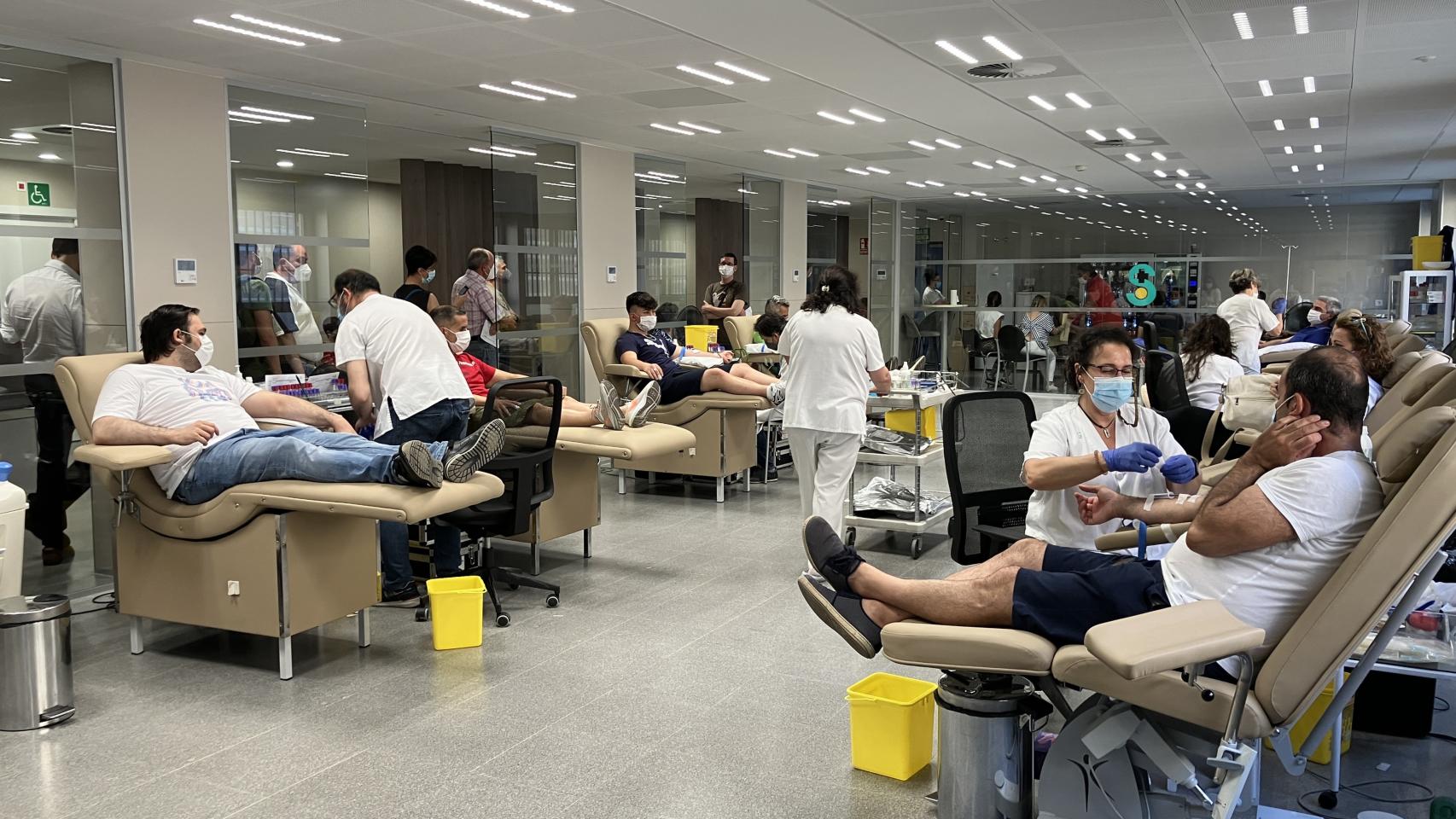 Donantes de sangre en el Centro Regional de Transfusión.