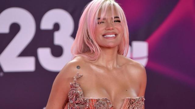 Imagen de Karol G durante los Latin Grammy.