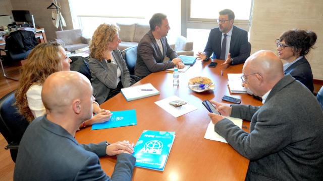 Un momento de la reunión celebrada entre Amador Pastor y el sindicato ANPE.