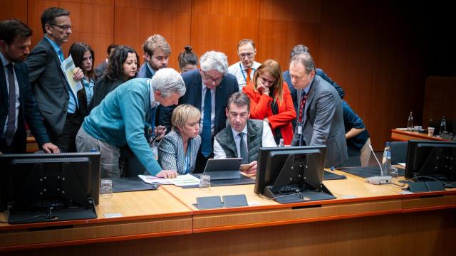 Un instante durante el quinto trílogo en el que se debatió sobre el Reglamento Europeo de Inteligencia Artificial.