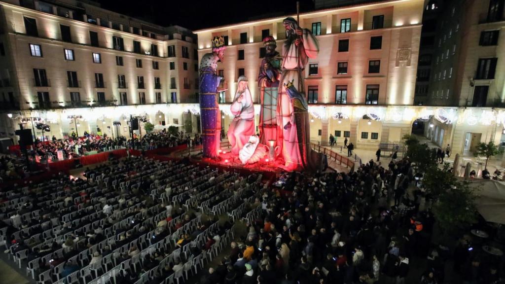La plaza del Ayuntamiento, en épocas navideñas.