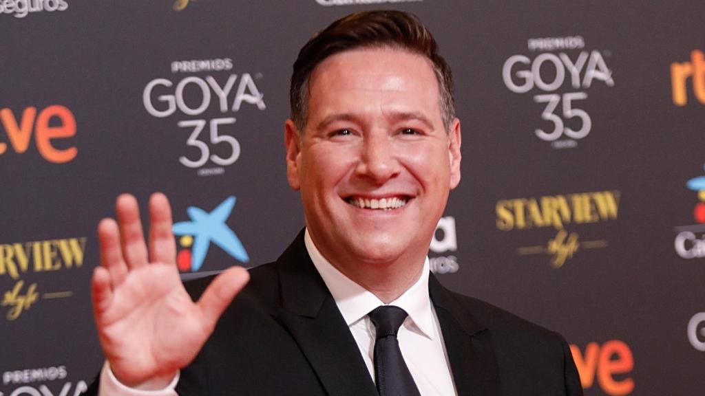 El humorista Carlos Latre en el photocall de los 35 Premios Goya.