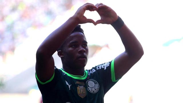 Endrick realiza un gesto tras marcar un gol con el Palmeiras.