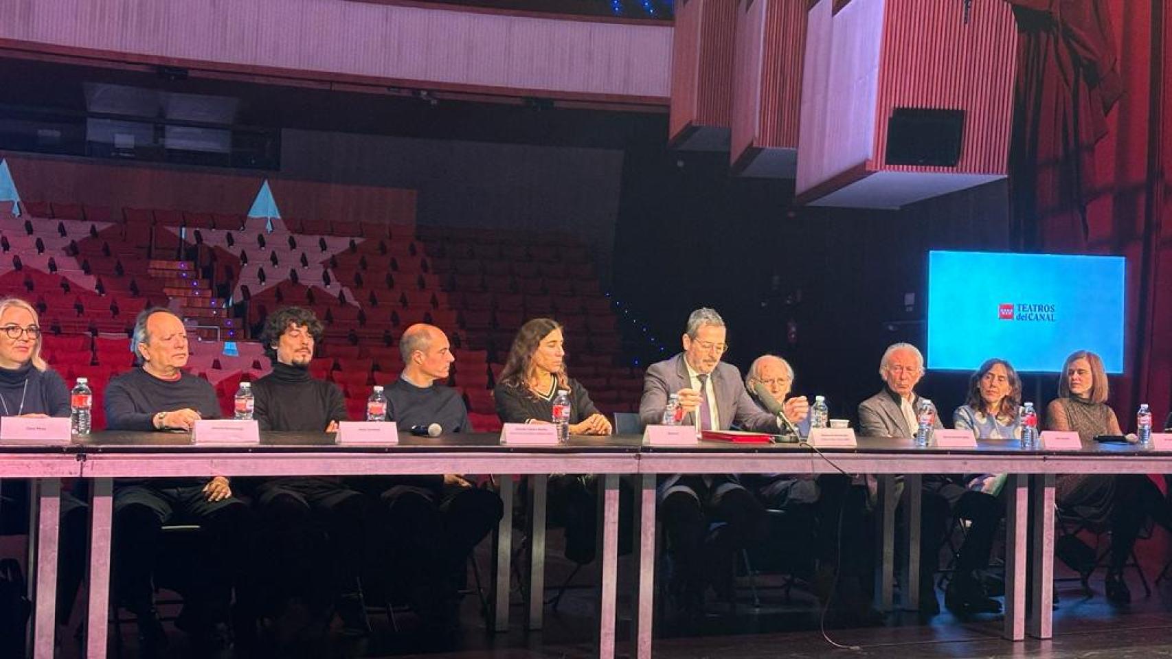 Mariano de Paco junto a José Luis Alonso de Sants, Albert Boadella y Blanca Li en la presentación del nuevo modelo de los Teatros.