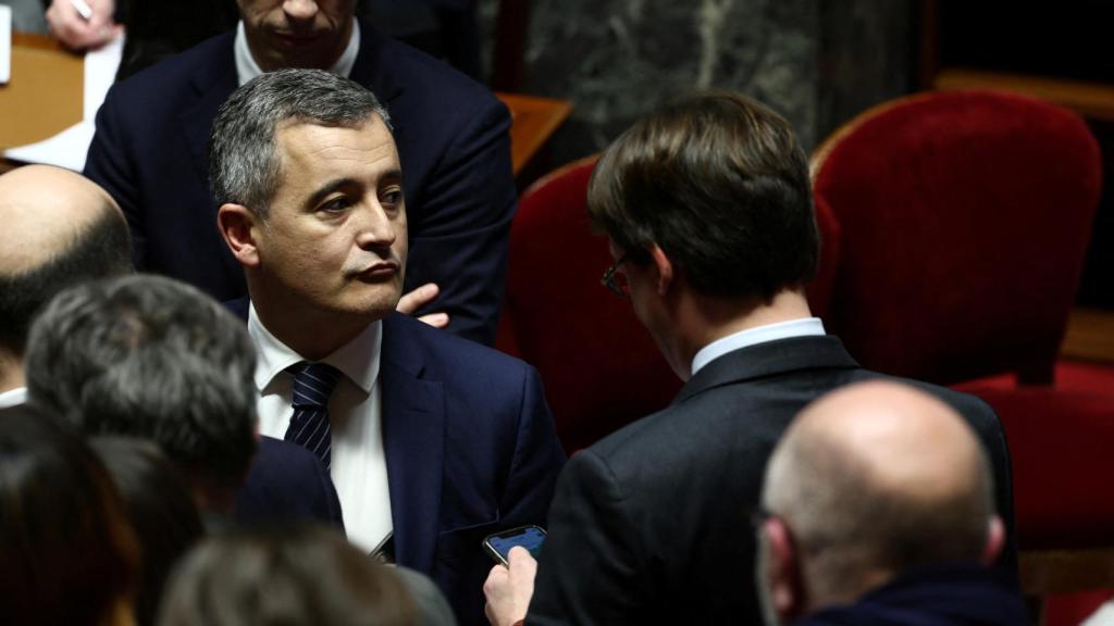 El ministro del Interior, Gérald Darmanin, durante la votación sobre el debate de la ley de inmigración