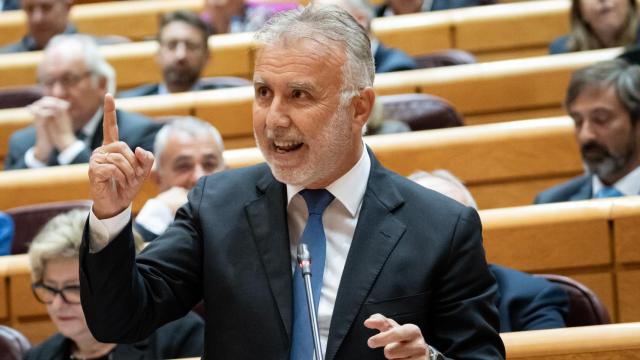 El ministro de Política Territorial y Memoria Democrática, Ángel Víctor Torres, interviene en la sesión de control al Gobierno en el Senado