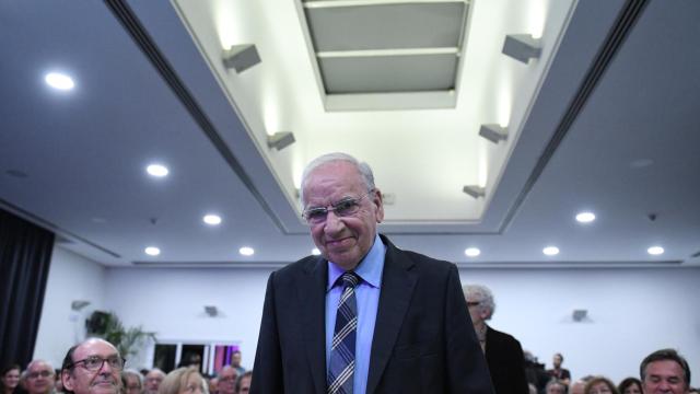 El exvicepresidente del Gobierno, Alfonso Guerra, durante la presentación del libro de Redondo Terreros, 'No me resigno'.