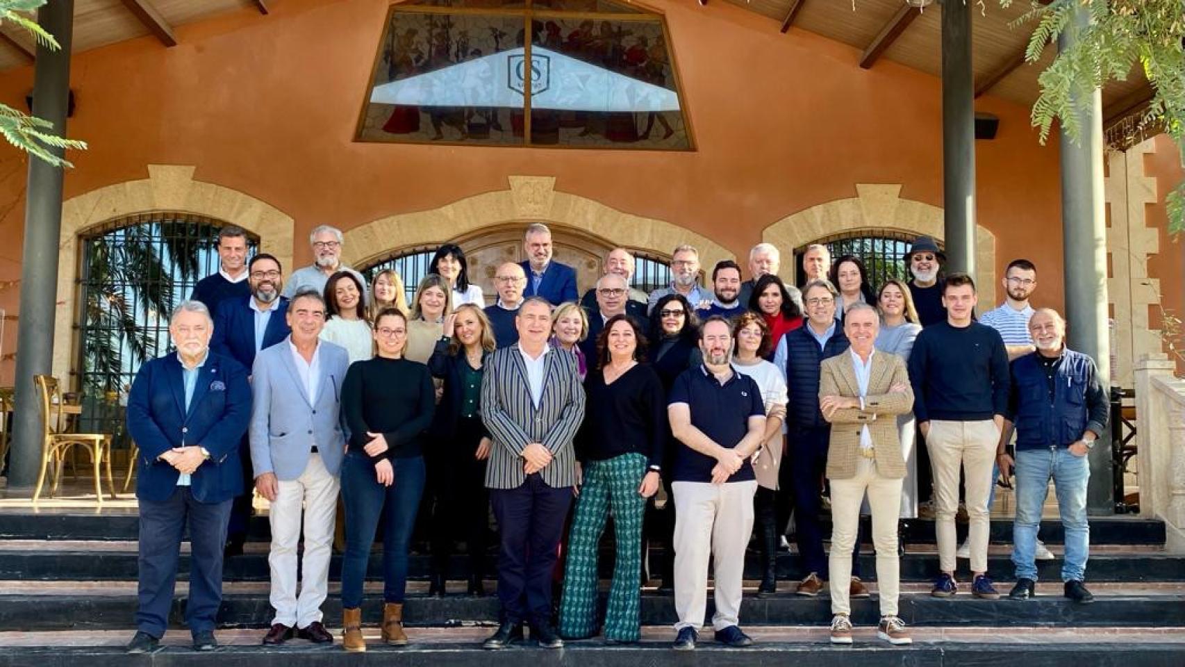 Brindis por la Navidad en la bodega Casa Sicilia de Novelda.