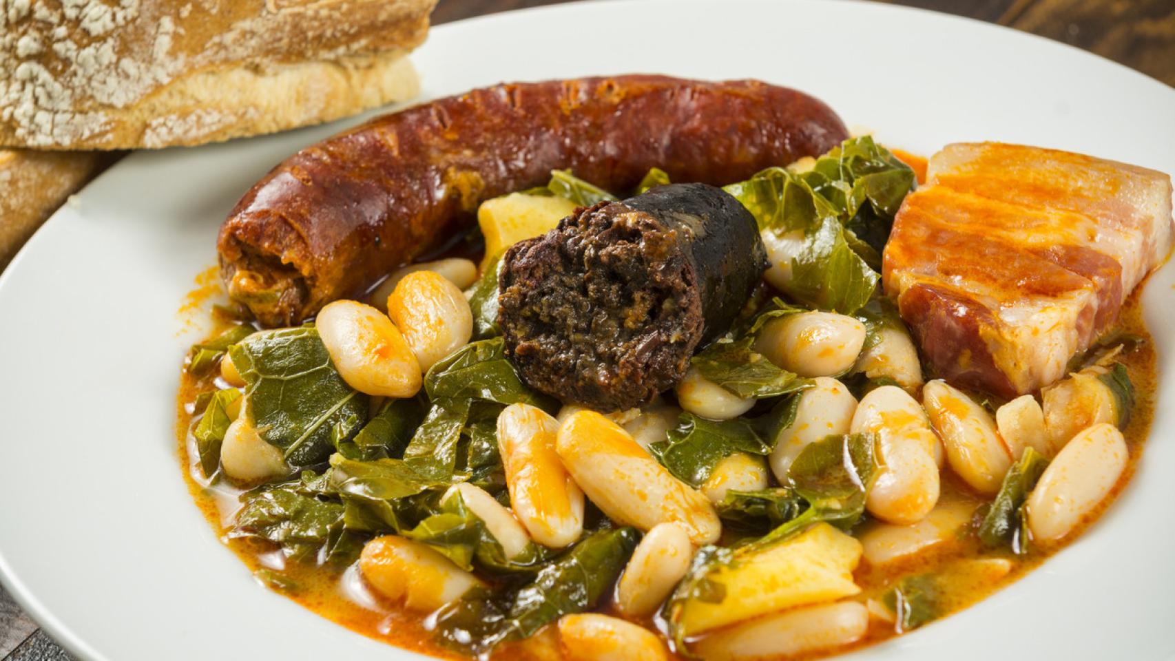 Este restaurante de Asturias es famoso por sus guisos y está en un pequeño pueblo