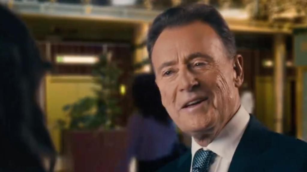 Matías Prats en el anuncio navideño de Atresmedia.