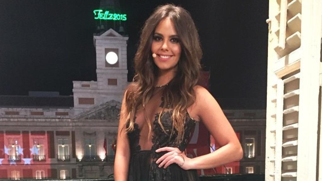 Cristina Pedroche en el balcón de la Puerta del Sol en diciembre de 2014.