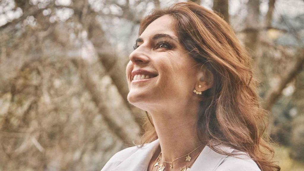 Imagen de Lourdes Montes en la campaña de su colaboración con Apodemia.