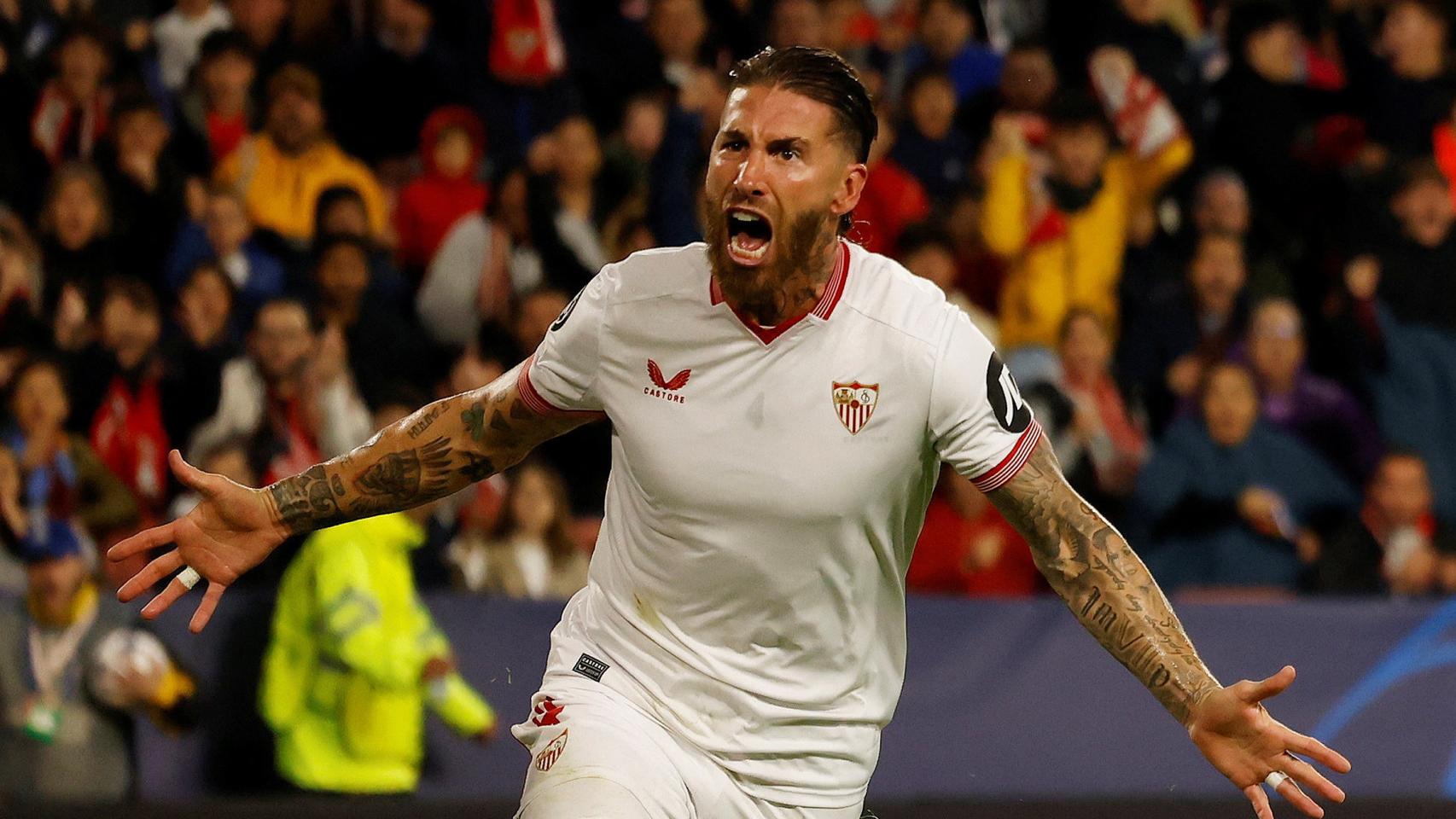 Sergio Ramos celebra un gol con el Sevilla en la Champions League