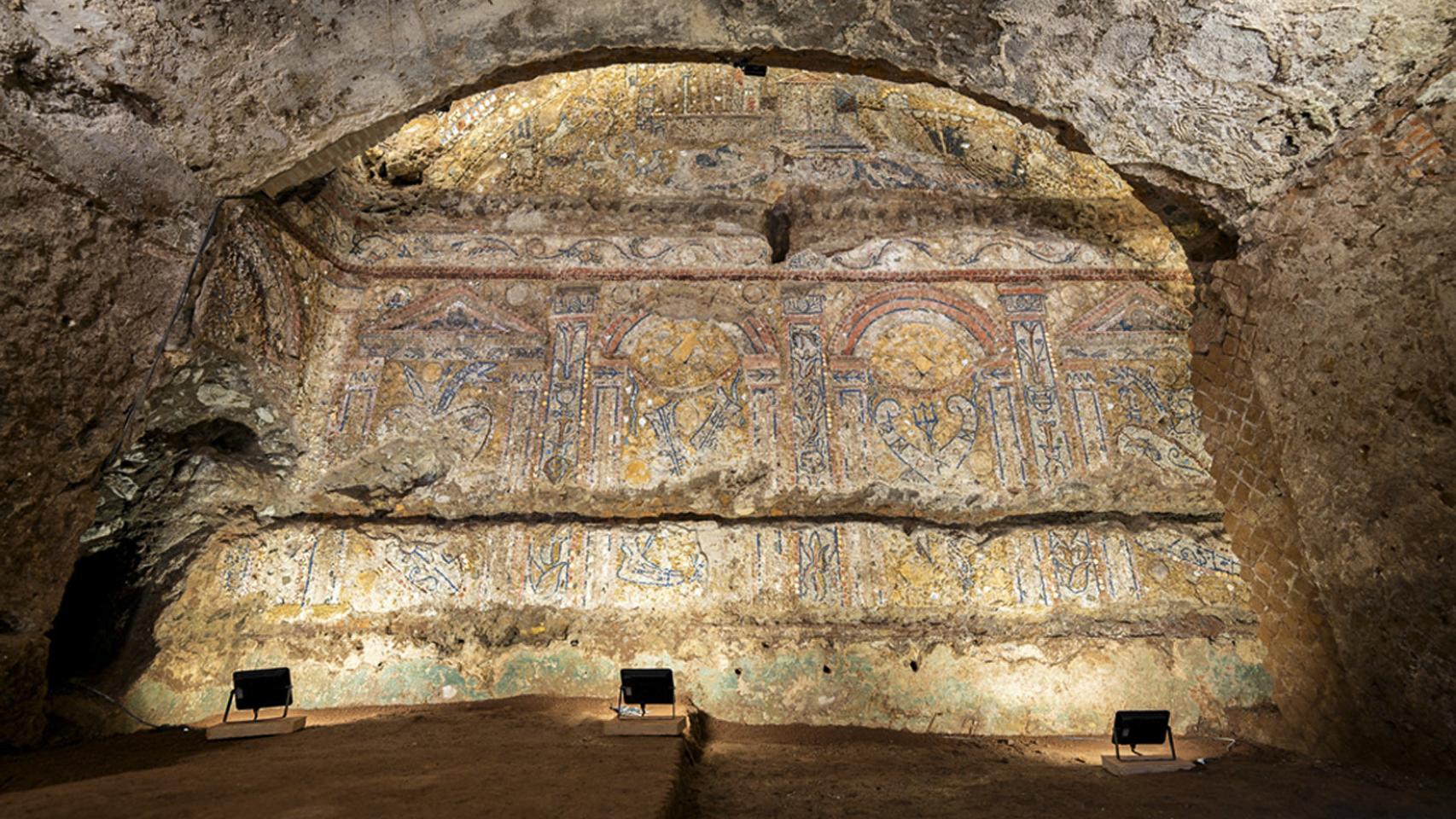 Imagen del mosaico rústico hallado en el ambiente principal de la domus, el 'specus aestivus'.