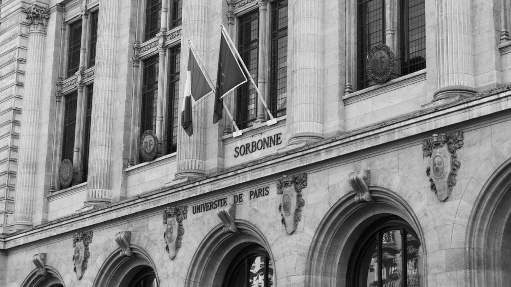 Universidad de la Sorbona, Francia.