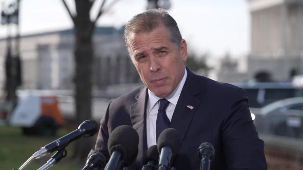 Hunter Biden comparece en una rueda de prensa fuera del Capitolio de EEUU, este miércoles en Washington.