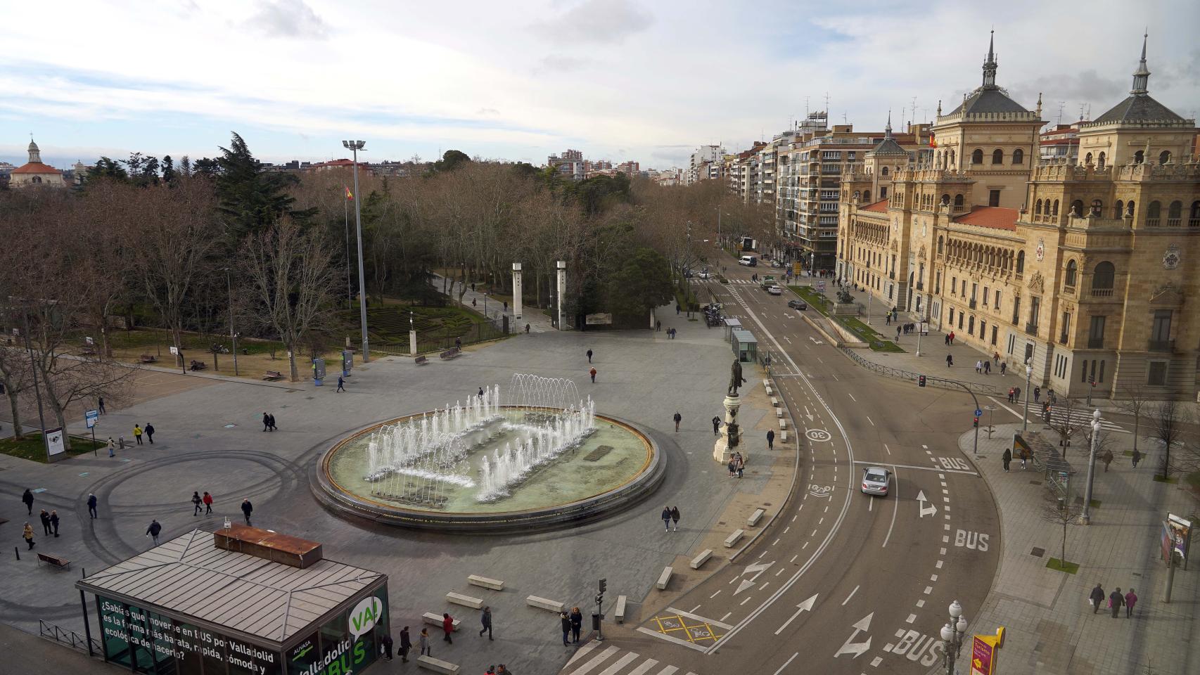 Imagen de la Plaza Zorrilla y la Academia de Caballería de Valladolid.