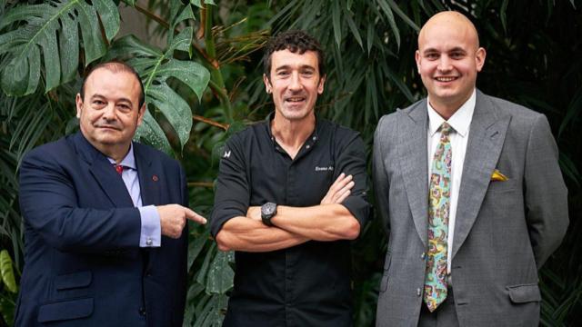 José Gómez (izquierda), junto al chef Eneko Atxa.