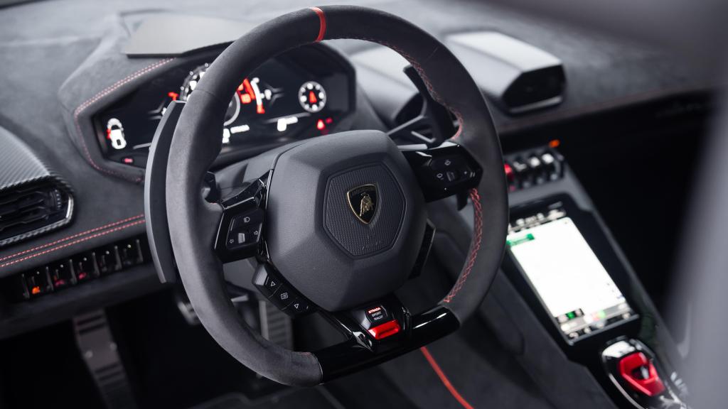 Interior del Lamborghini Huracán Sterrato.